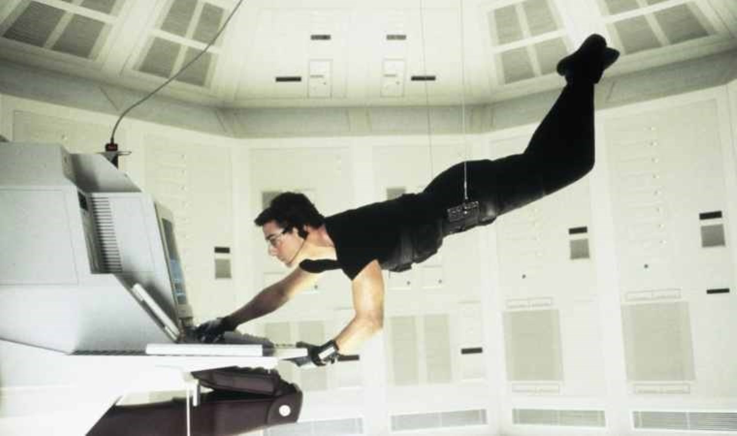 Görevimiz Tehlike filminin konusu ne? Görevimiz Tehlike filminin oyuncuları kim?