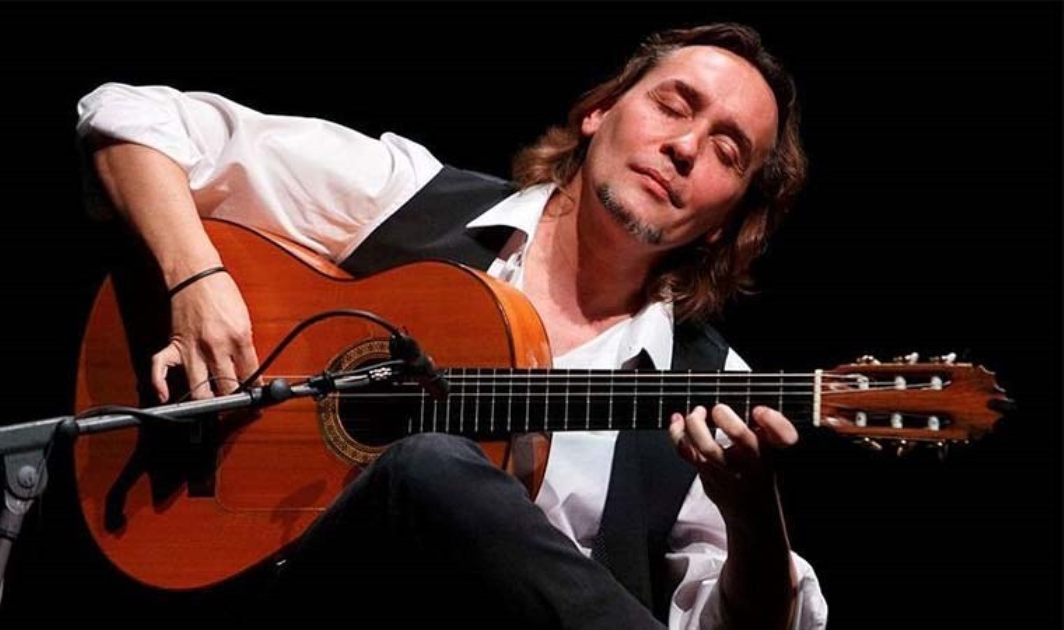 Grammy ödüllü sanatçı Vicente Amigo Türkiye’ye geliyor!