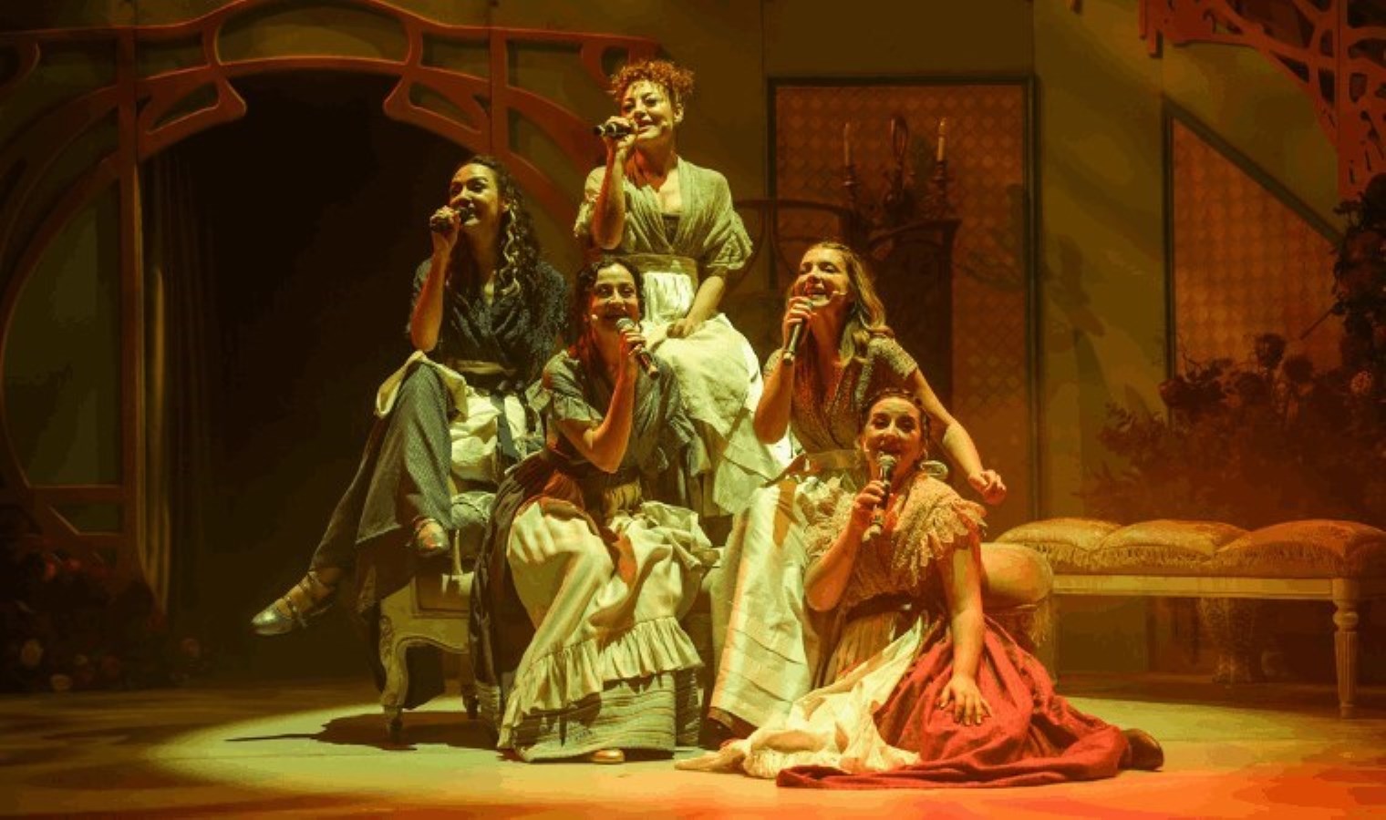 ‘Gurur ve Önyargı* (*gibi bir şey)’ oyunu Bursa, Ankara ve İstanbul’da tiyatroseverlerle buluşacak