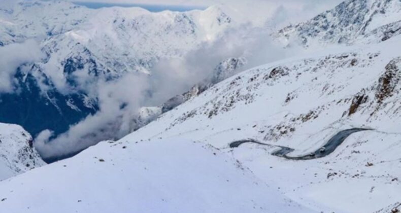 Hakkari’de 2 yerleşim yerine çığ uyarısı