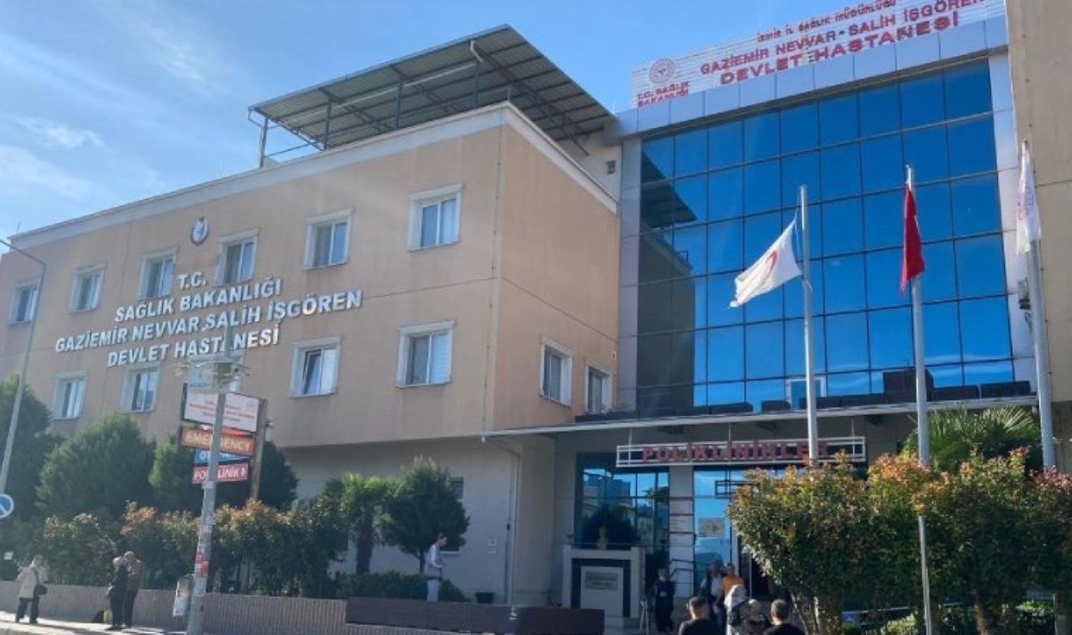 Hastanede doktoru darbedip saçlarını koparttılar!