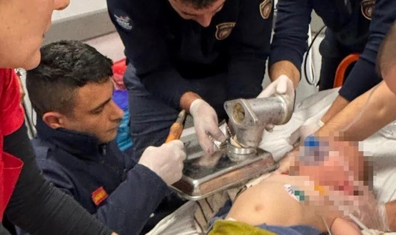 Hatay’da korkunç olay! 2 yaşındaki çocuk elini kıyma makinesine kaptırdı