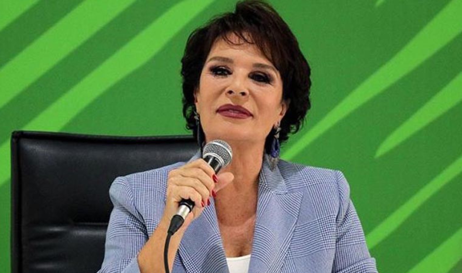 Hülya Koçyiğit Londra’da kaza geçirdi