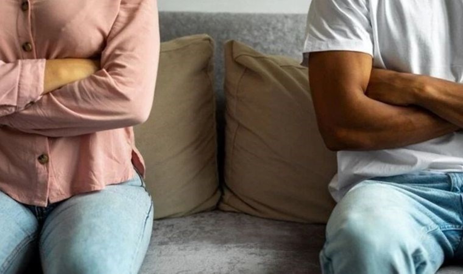 İlişkinizde yedek oyuncu olabilirsiniz: Romantik ilişkilerdeki Benching manipülasyonu ve işaretleri