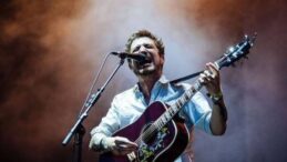 İngiliz punk ve folk şarkıcısı Frank Turner İstanbul’da konser verecek