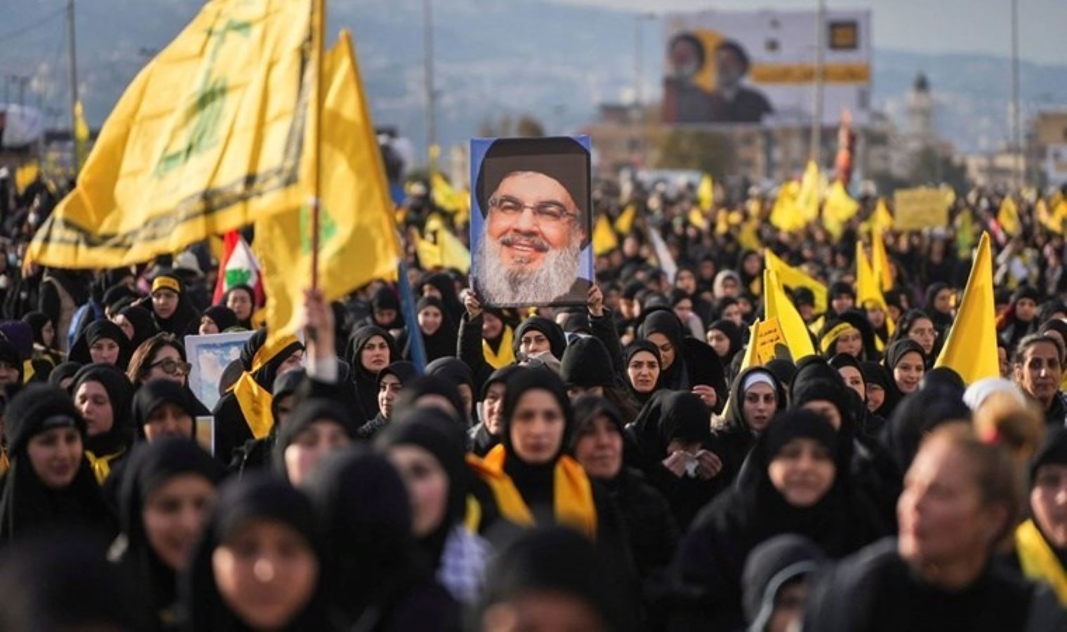 İsrail jetlerinden Nasrallah’ın cenaze töreni sırasında Beyrut semalarında alçak uçuş