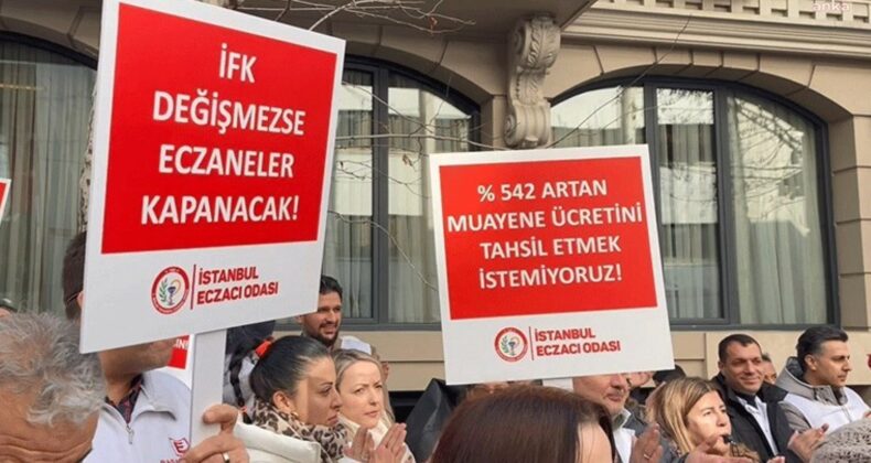 İstanbul Eczacı Odası’ndan İl Sağlık Müdürlüğü önünde ‘düdüklü’ protesto: ‘Yeni nesil ilaçlar ülkemize girmemekte’