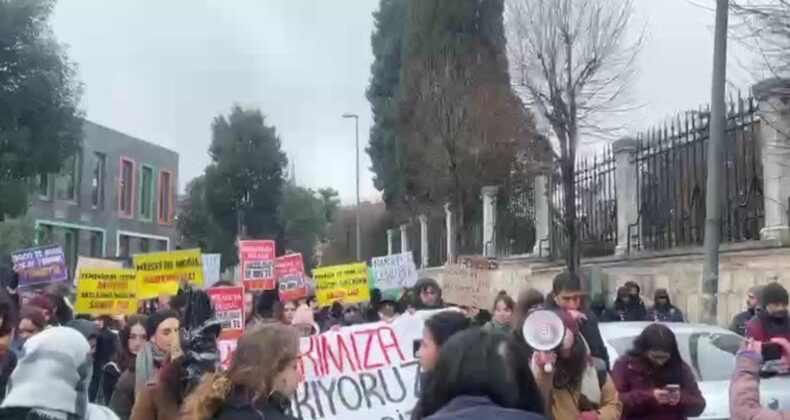 İstanbul Üniversitesi öğrencilerinden yemek zammı protestosu: ‘Müşteri değil, öğrenciyiz’