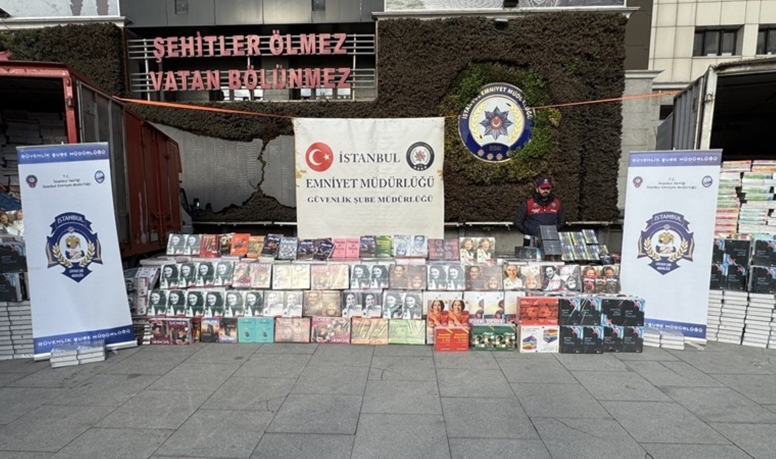 İstanbul’da 94 bin 587 korsan kitap ele geçirildi