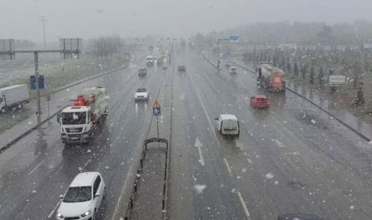 İstanbul’da beklenen kar yağışı başladı