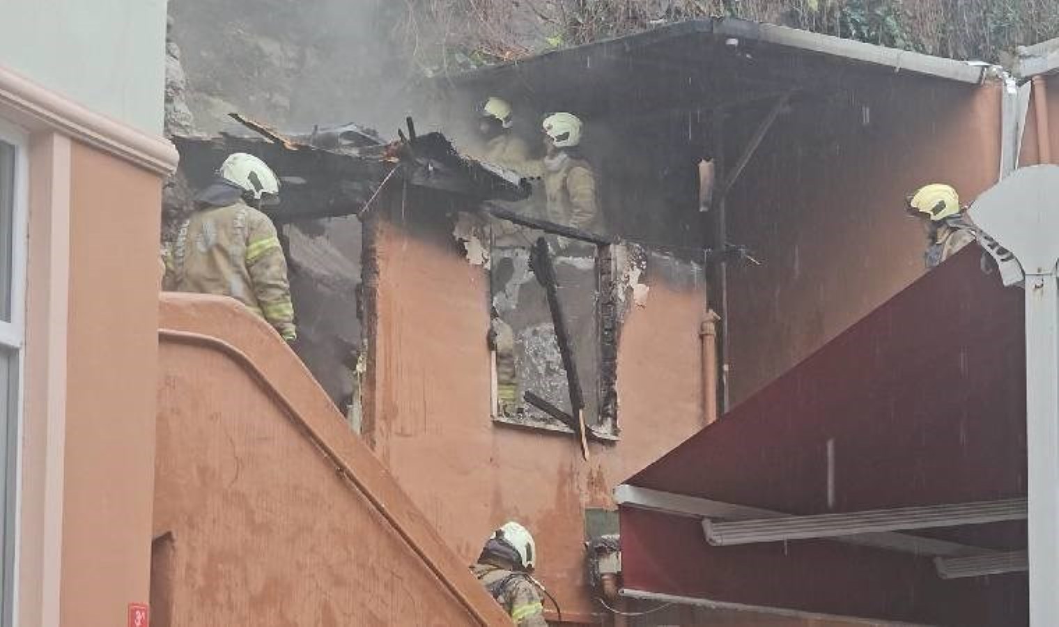 İstanbul’da Havuzlu Mescit Camii lojmanında yangın paniği!