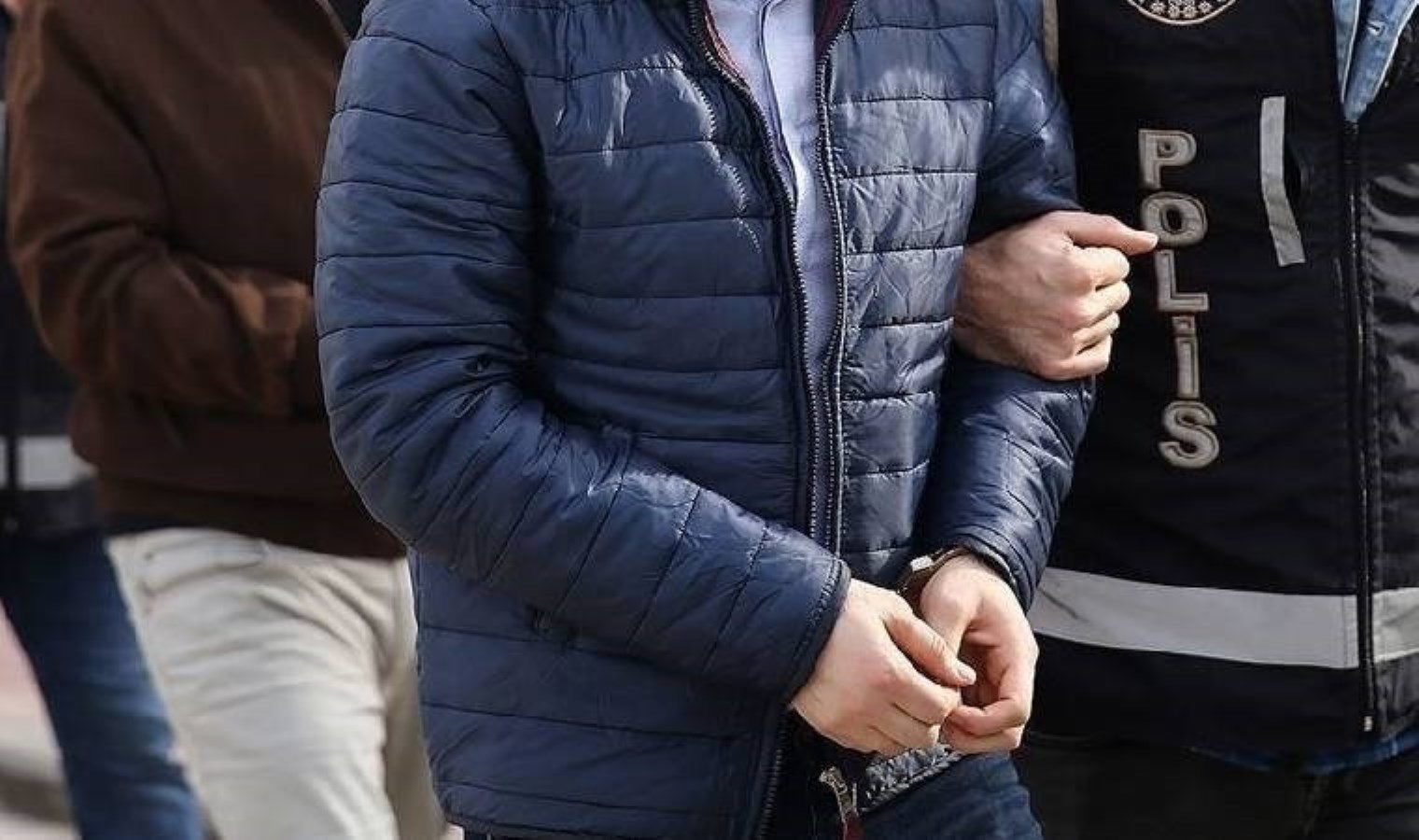 İstanbul’da kiraladıkları araçla uyuşturucu satışı yaptılar!