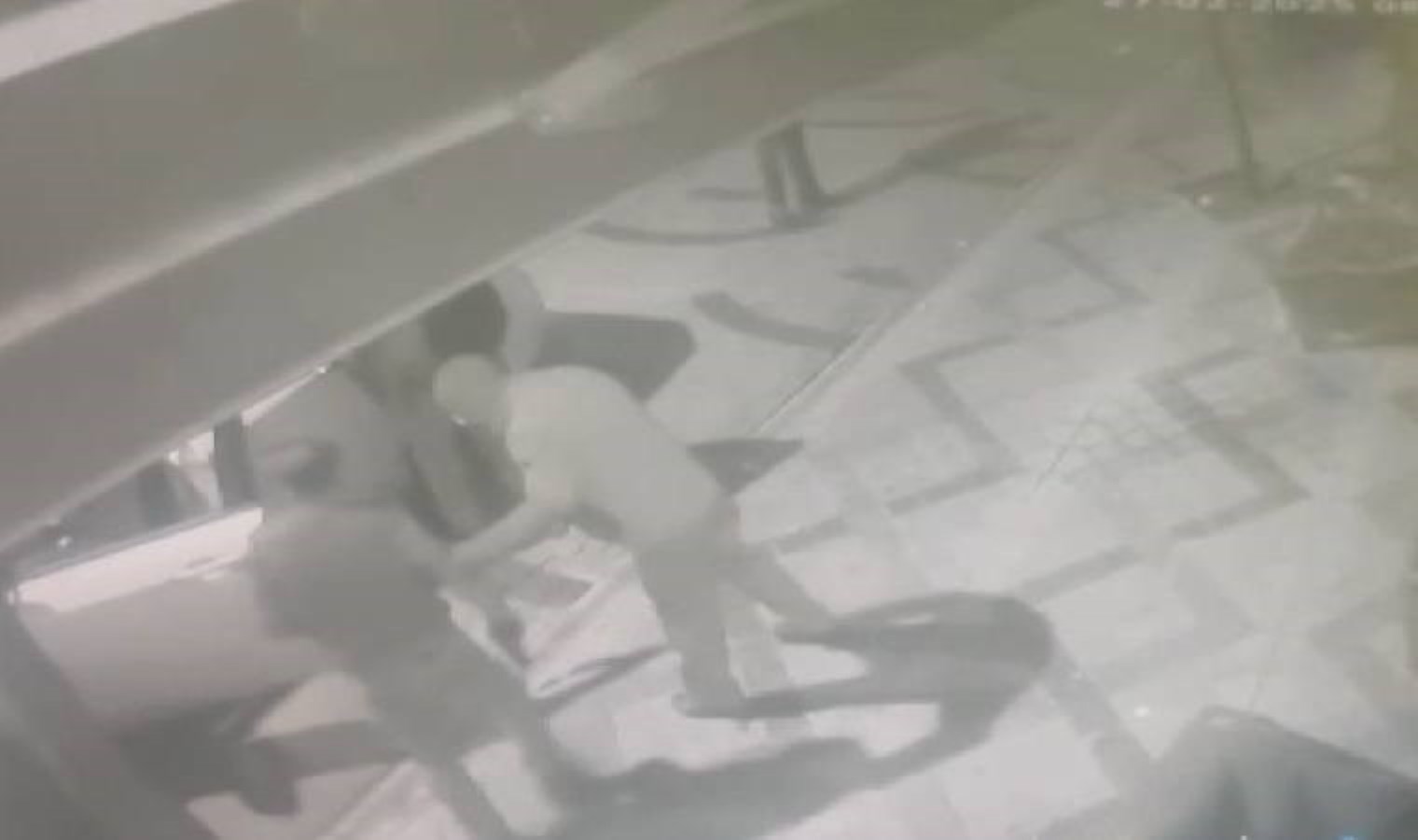 İstanbul’da restorana silahlı saldırı: Yaralılar var!