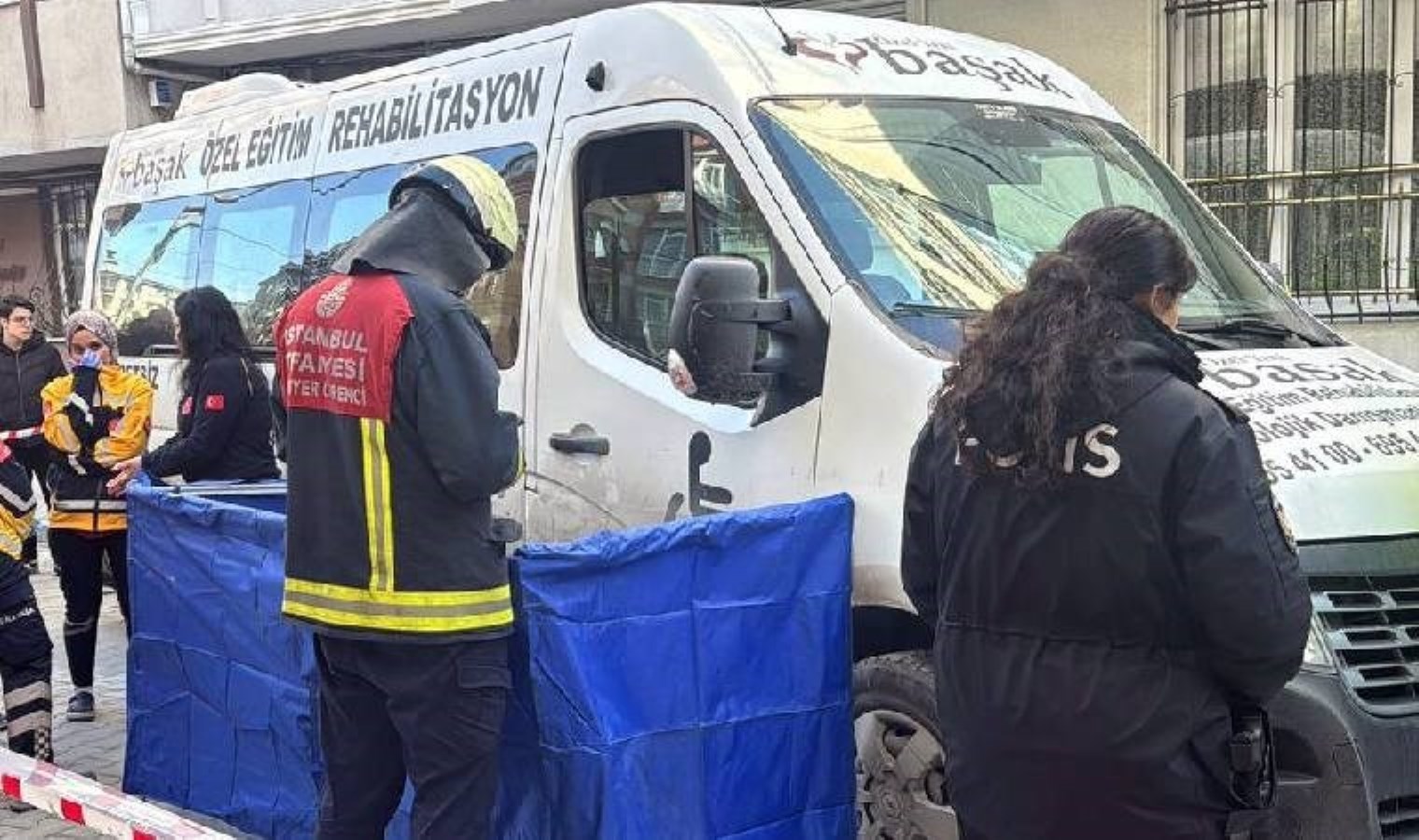 İstanbul’da servis minibüsünün çarptığı çocuk kurtarılamadı!