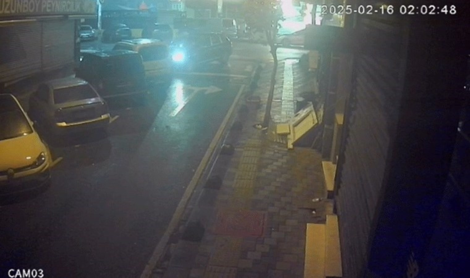 İstanbul’da sokak ortasında silahlı çatışma: Onlarca boş kovan bulundu!