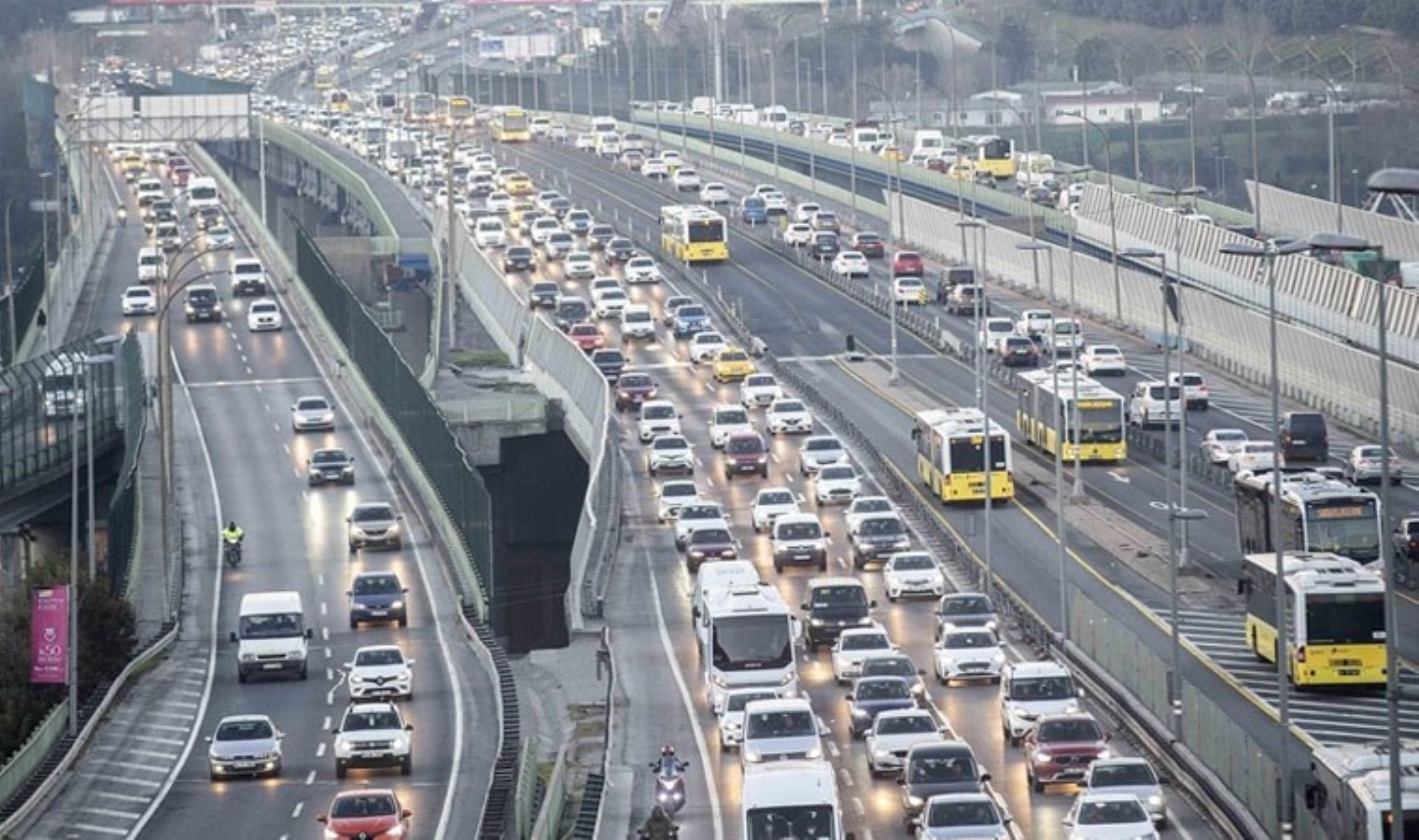 İstanbul’da trafik yoğunluğu yüzde 60’a ulaştı