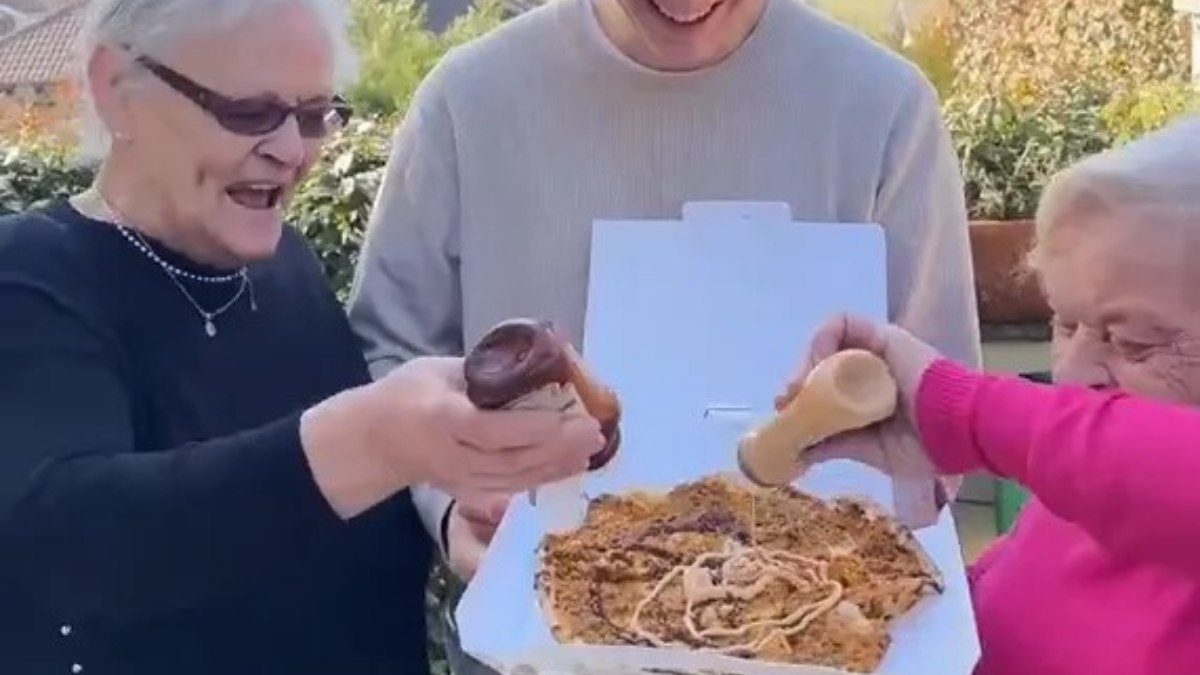 İtalyanların “intikam” yemeği! Lahmacuna ketçap sıktılar…