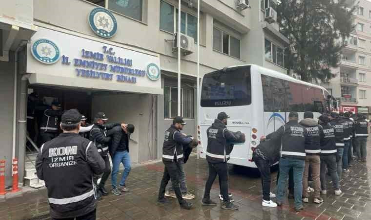 İzmir’de suç örgütü operasyonu: 11 tutuklama