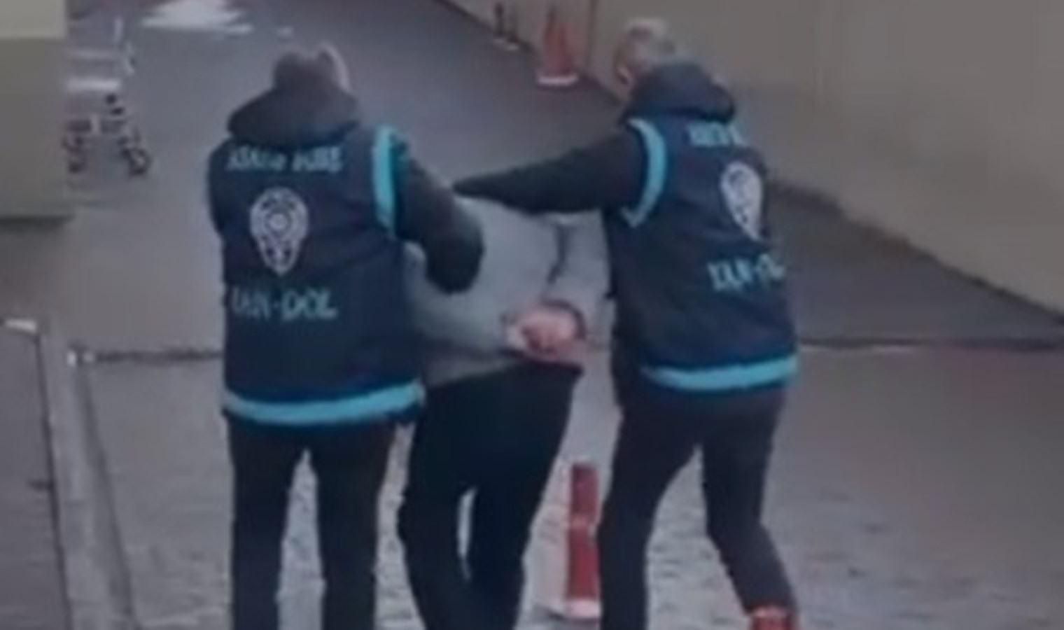 ‘Kamu görevlisiyim’ diyerek 440 bin lira dolandırdı!