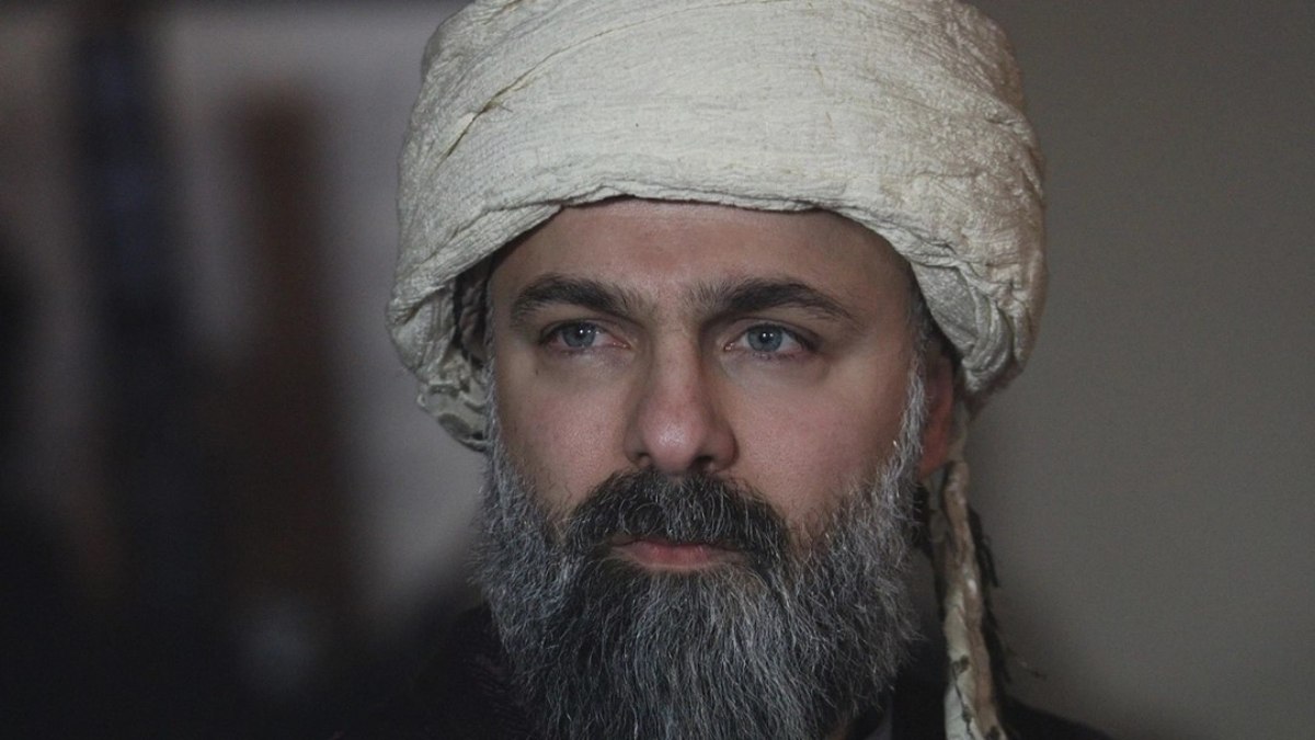 Kızıl Goncalar’ın Sadi Hüdayi’si gerçek hayatta bakın nasılmış! “Allah özenerek yaratmış”