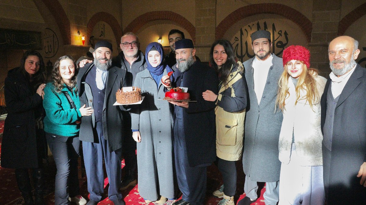 Kızıl Goncalar’ın Zeynep’i Mina Demirtaş 17 yaşına girdi! Mert Yazıcıoğlu sayfasından kutladı