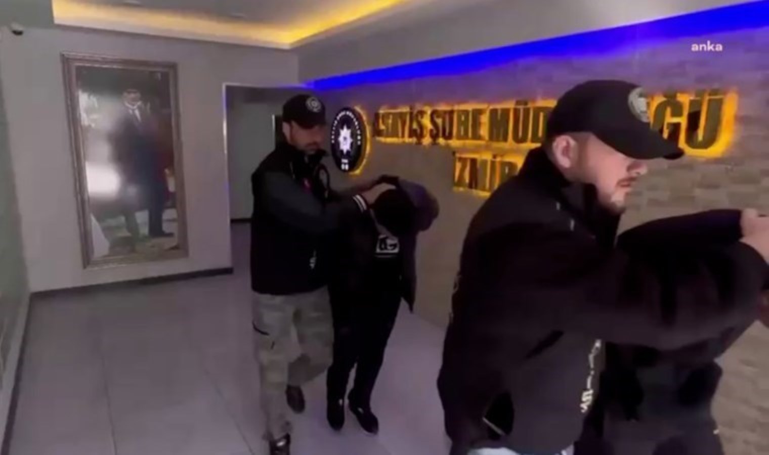 Korsan taksiciyi çağırıp gasbettiler: 3 şüpheli tutuklandı