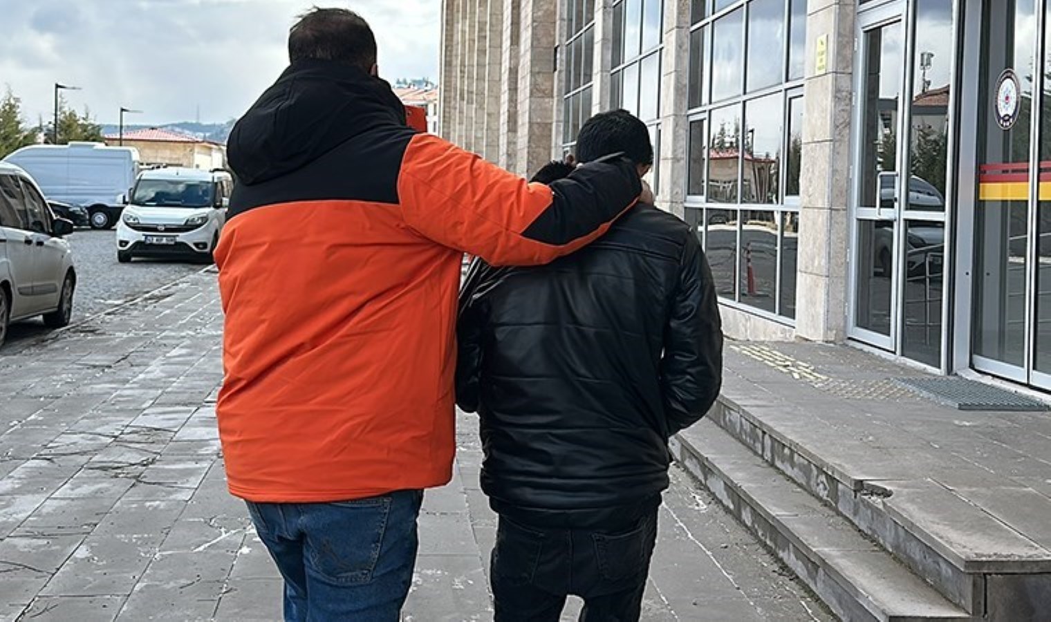 Kütahya’da erkek vahşeti: 3 aylık hamile eşini tüfekle yaraladı