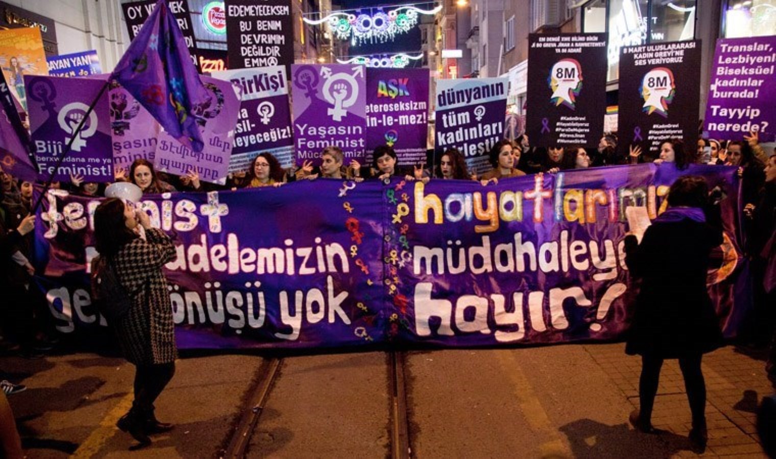 MetroPOLL Araştırma’dan çarpıcı ‘8 Mart’ anketi: ‘Türkiye’de kadınların en önemli sorunu ne?’