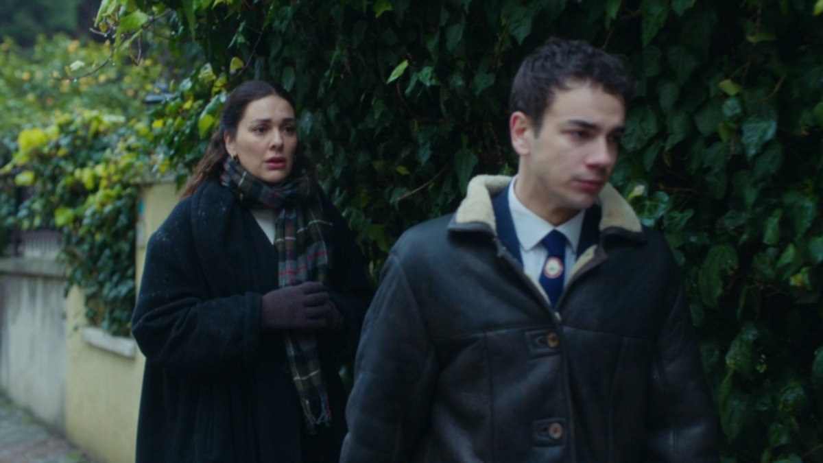 Minik Serçe, Ferdi Tayfur’un ‘Bana Sor’ Şarkısını İlk Kez Yorumladı