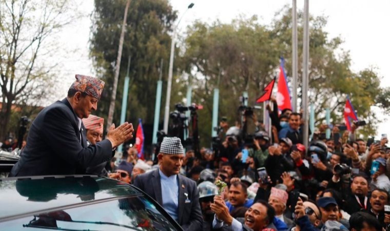 Nepal’de monarşi ayaklanması: Halk sokaklara döküldü