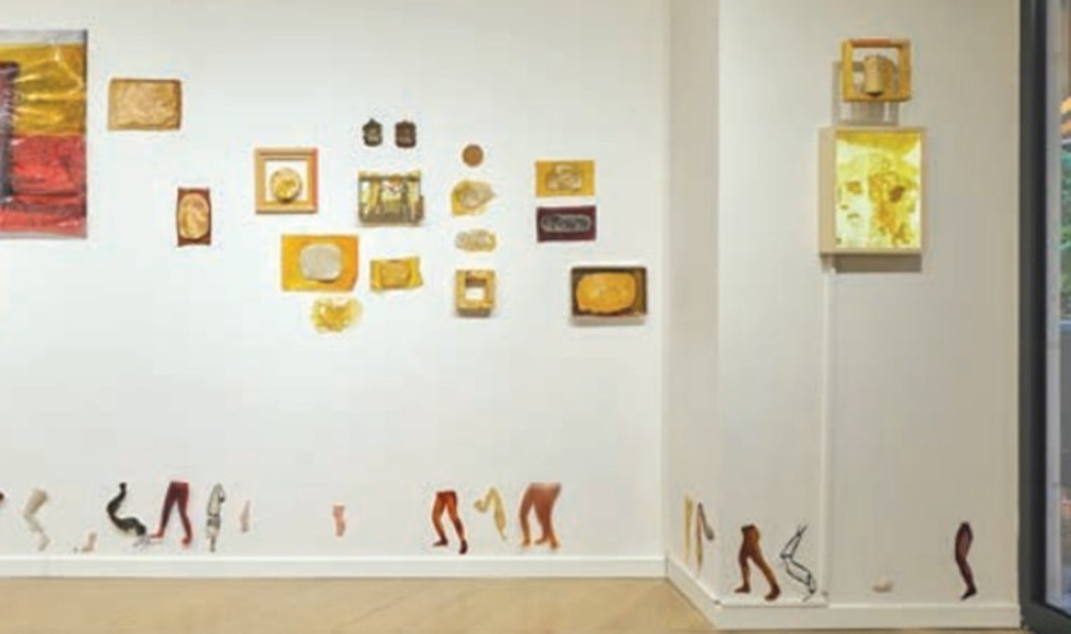 Offgrid Art Project’in yeni sergisi atölye paylaşan sanatçıların eserlerinden oluşuyor: ‘Karşılaşmalar yumağı’