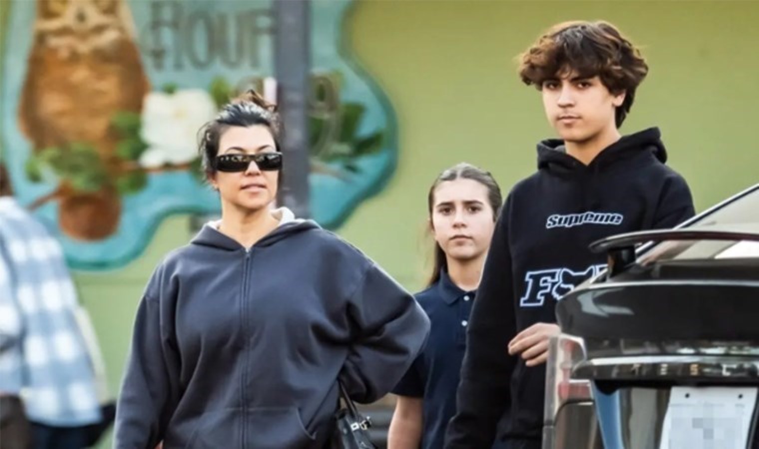 Oğlunun 15 yaşında baba olduğu iddia edilmişti: Kourtney Kardashian’dan açıklama