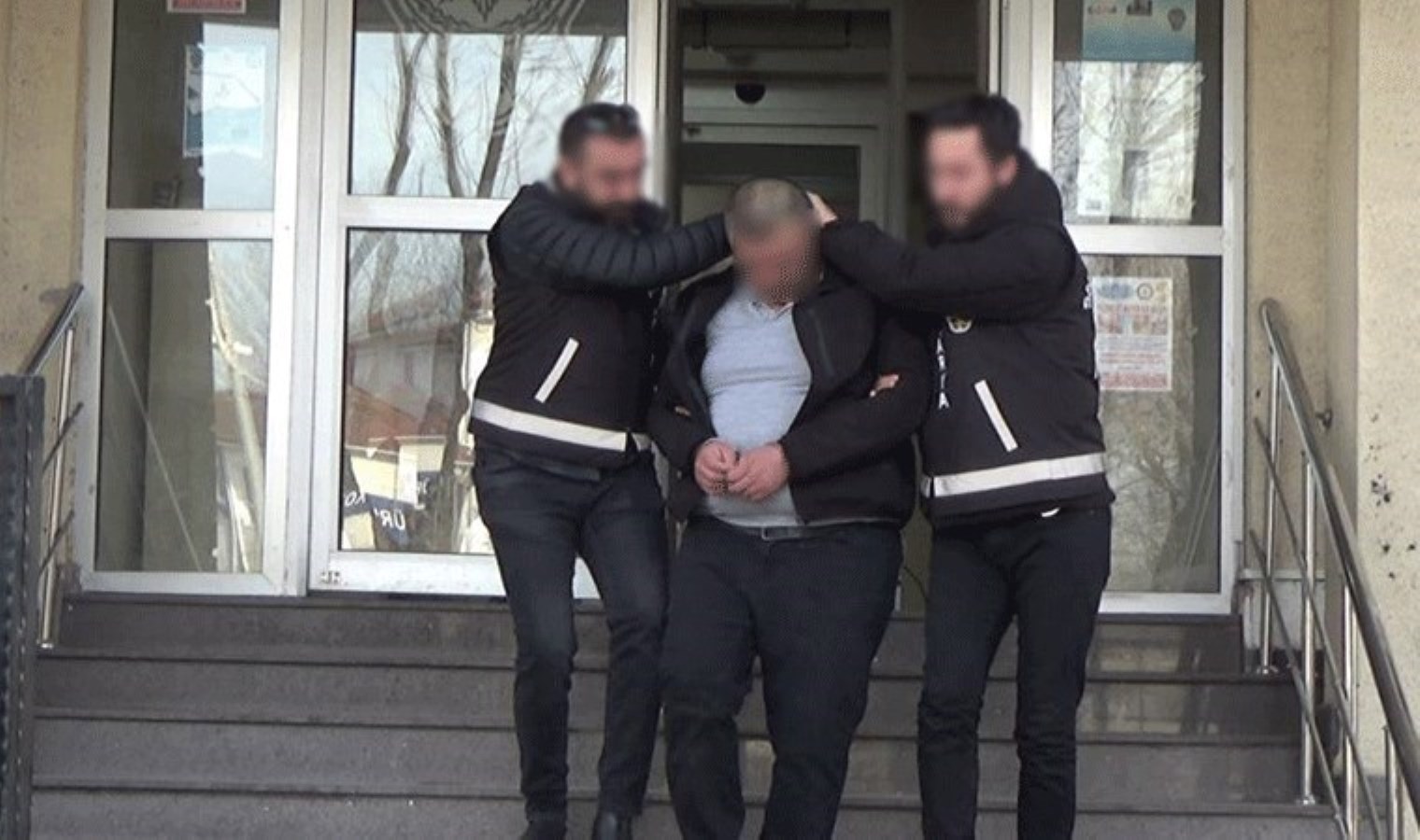 Okul müdürünü odasında bıçaklamıştı: 3 hafta gözlem kararı!