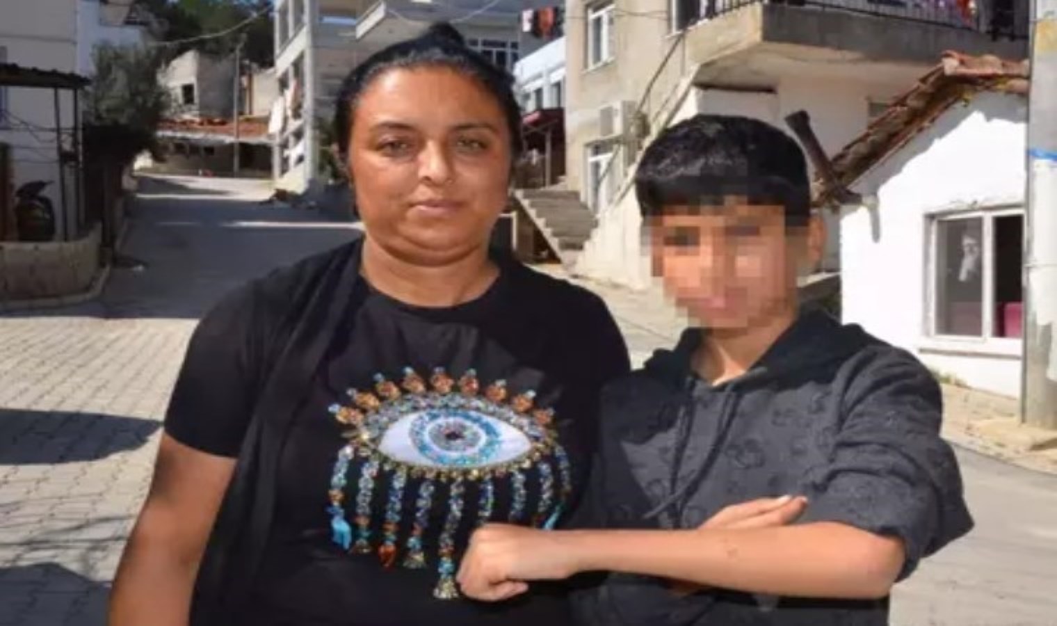 Okulda öğretmenden öğrenciye şiddet iddiası: ‘Yere yatırıp karnına bastırdı’