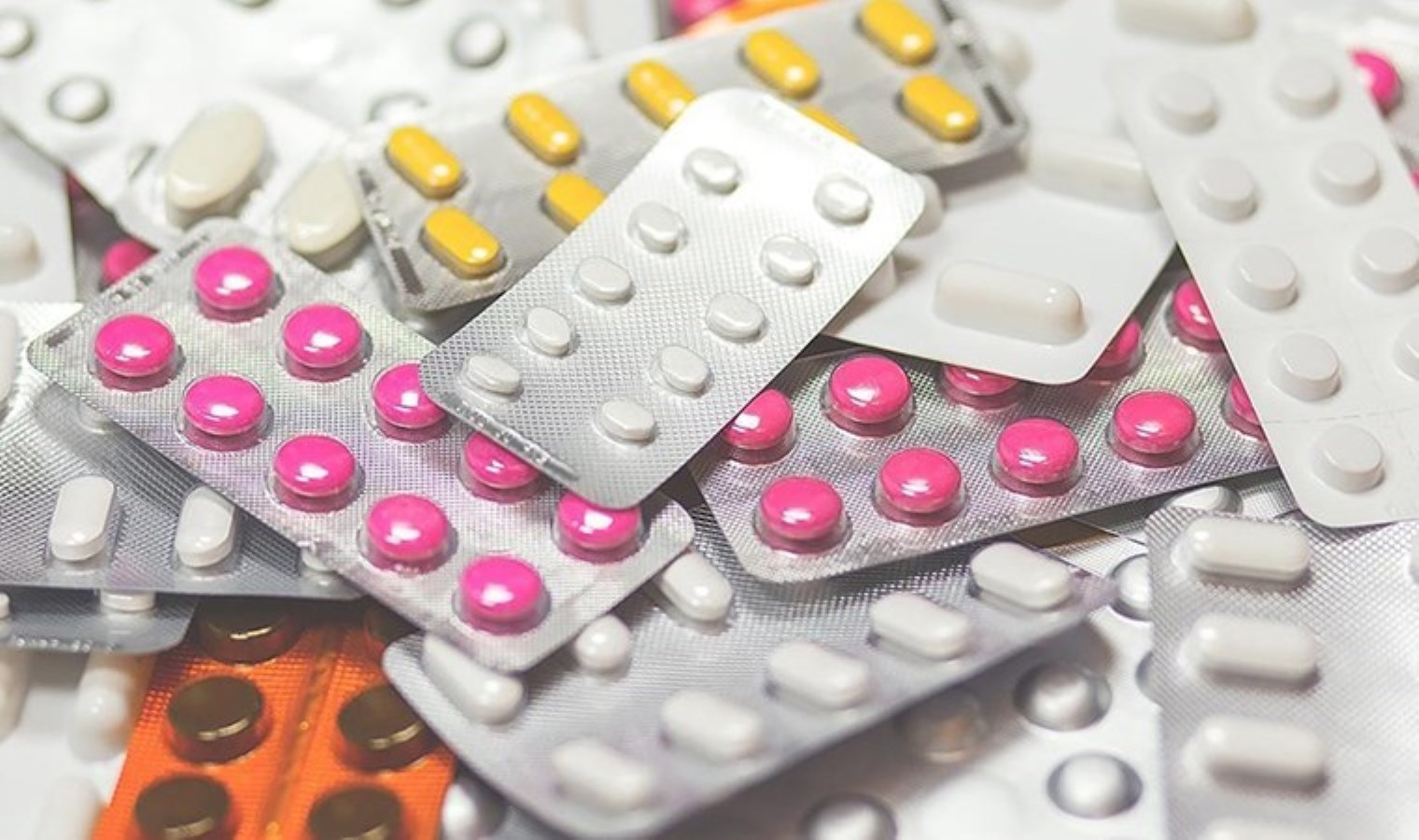 Otomobilinden ‘yeşil reçeteli hap’ çıktı: Tutuklandı