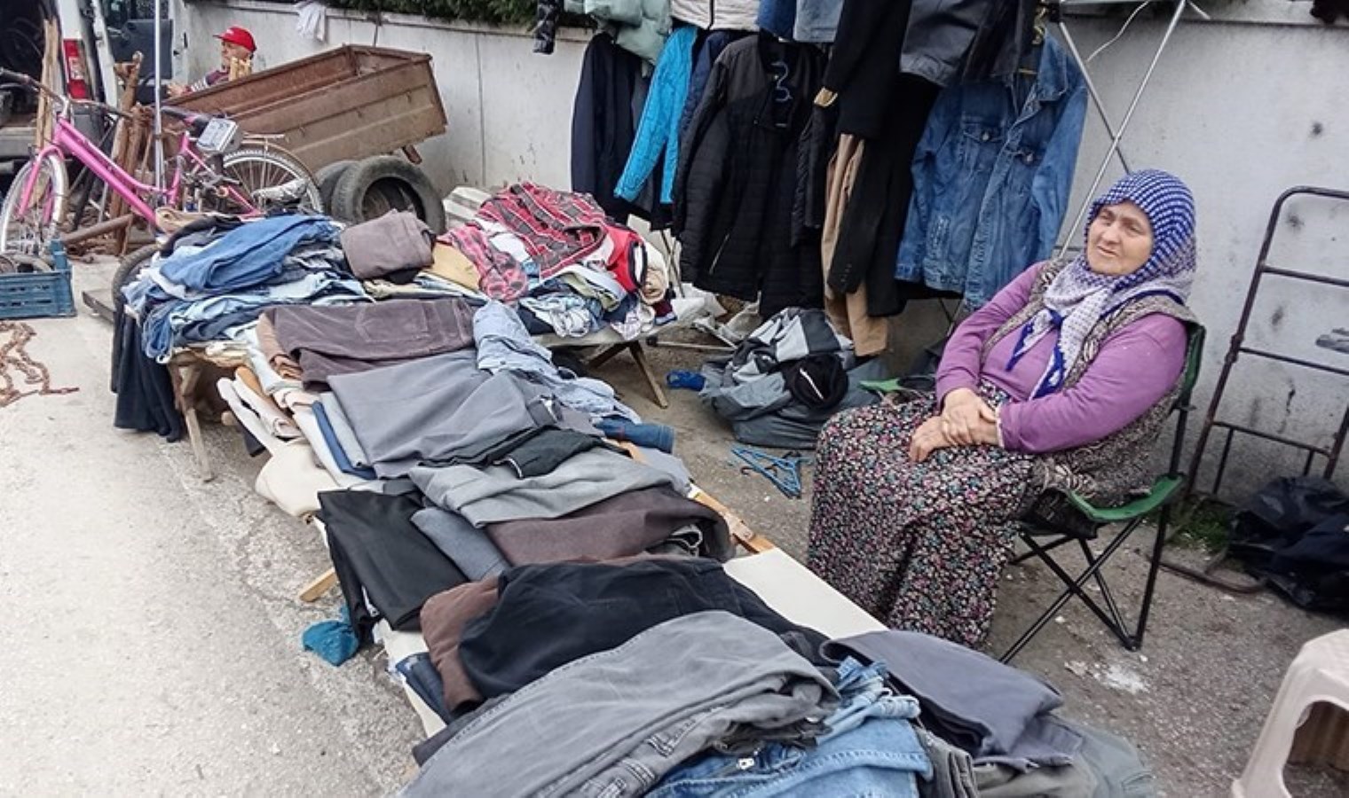 Paradaki o yazıyı görünce anladı: İkinci el eşya satan kadın dolandırıldı!