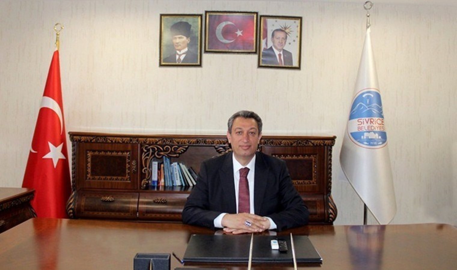 Partisinden istifa etti: YRP’li belediye başkanı AKP’ye katıldı