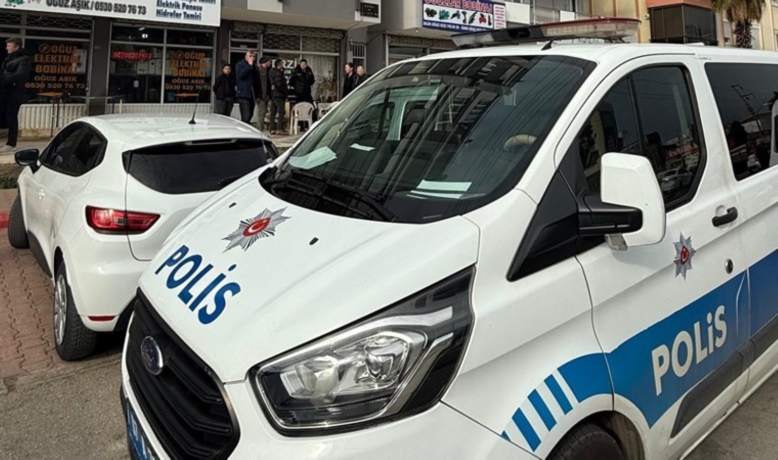 Polis memuru evinde ölü bulundu!