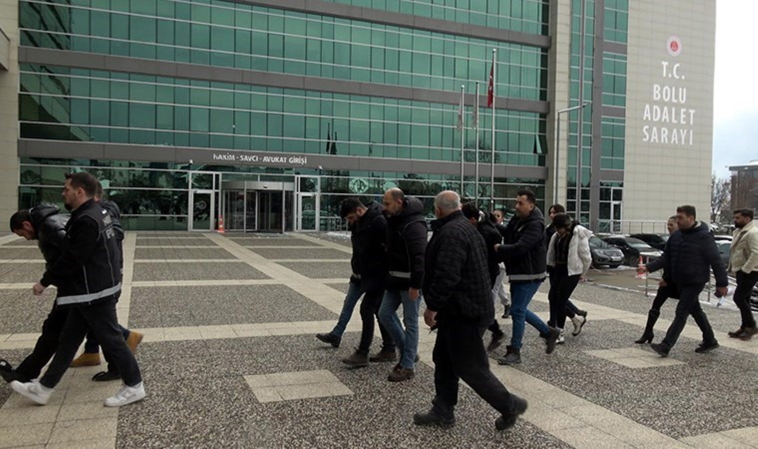 Polislerden Bolu’da ‘uyuşturucu’ baskınları: 2 tutuklama