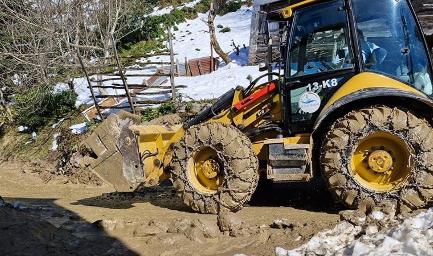 Rize’de ‘heyelan’ paniği: 6 ev zarar gördü, 4 ev tahliye edildi!
