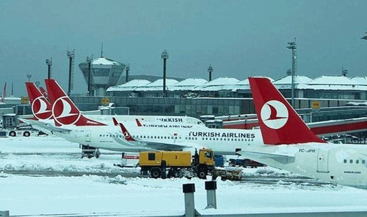 Sabiha Gökçen Havalimanı’nda ‘kar’ alarmı: Daha fazla uçuş iptal edilebilir!