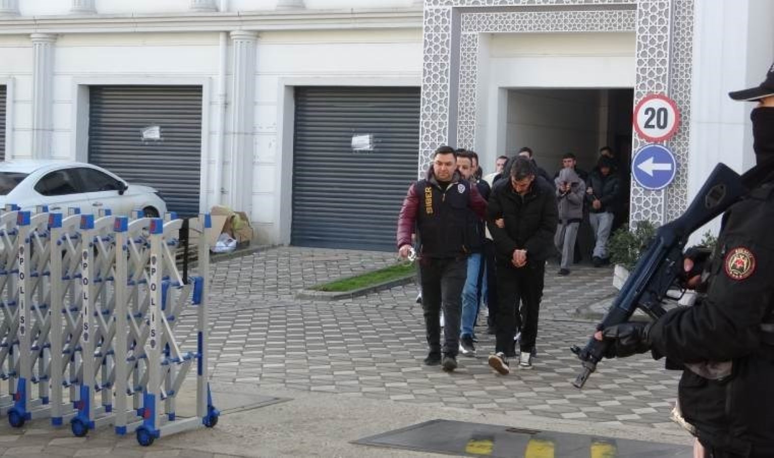 Sahte bungalov ilanıyla 120 milyon TL’lik dolandırıcılık yaptılar: 30 şüpheli adliyede