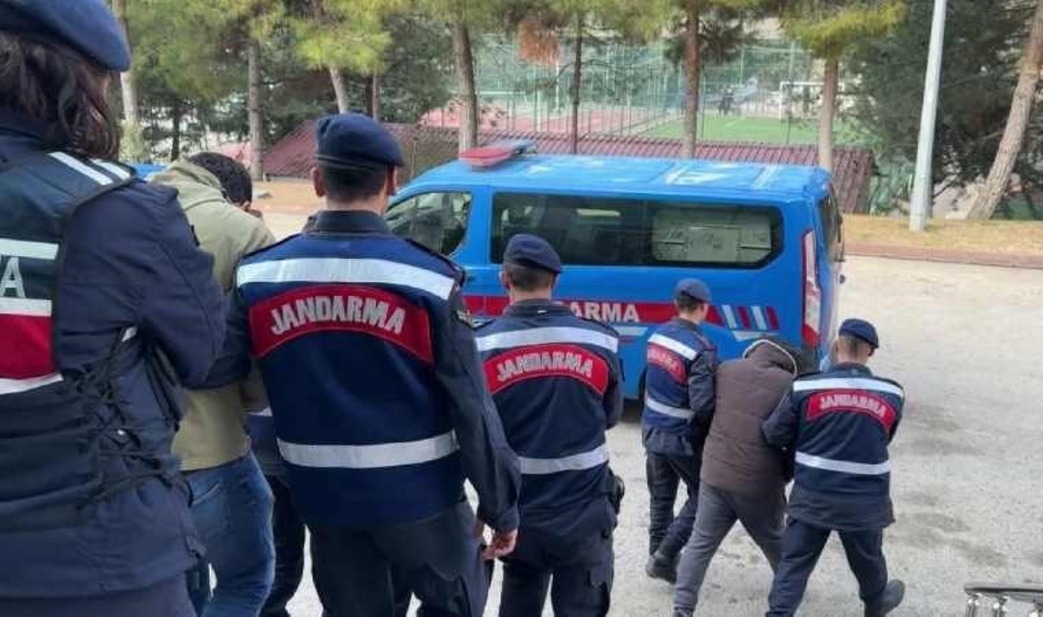 Sahte çeklerle 17 milyon TL’lik dolandırıcılık yapan 2 şüpheli tutuklandı