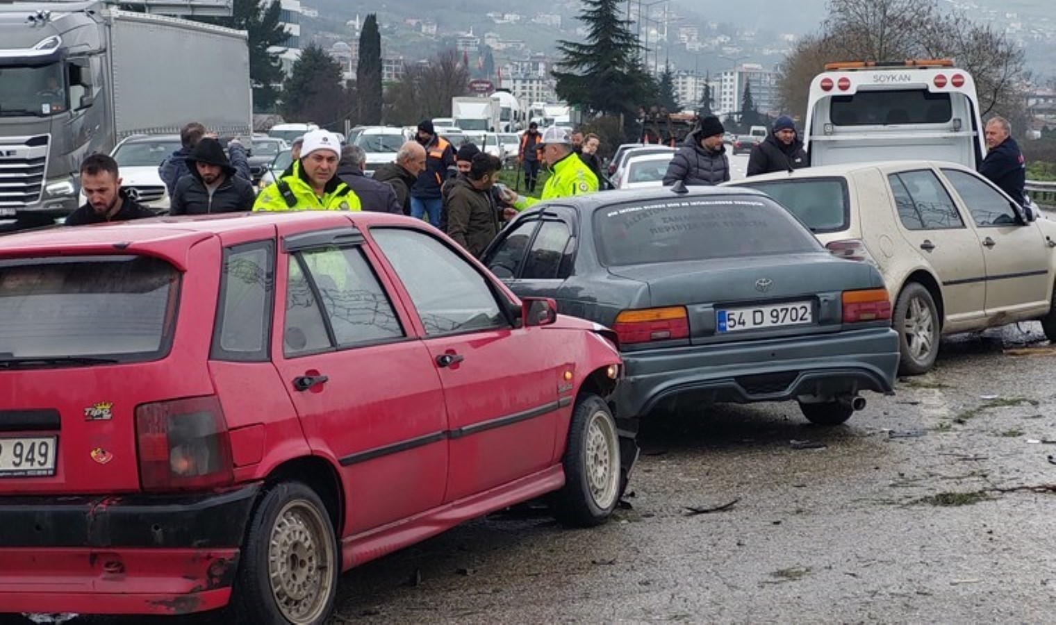 Samsun’da çevre yolu kilitlendi: 9 araçlık zincirleme kaza!