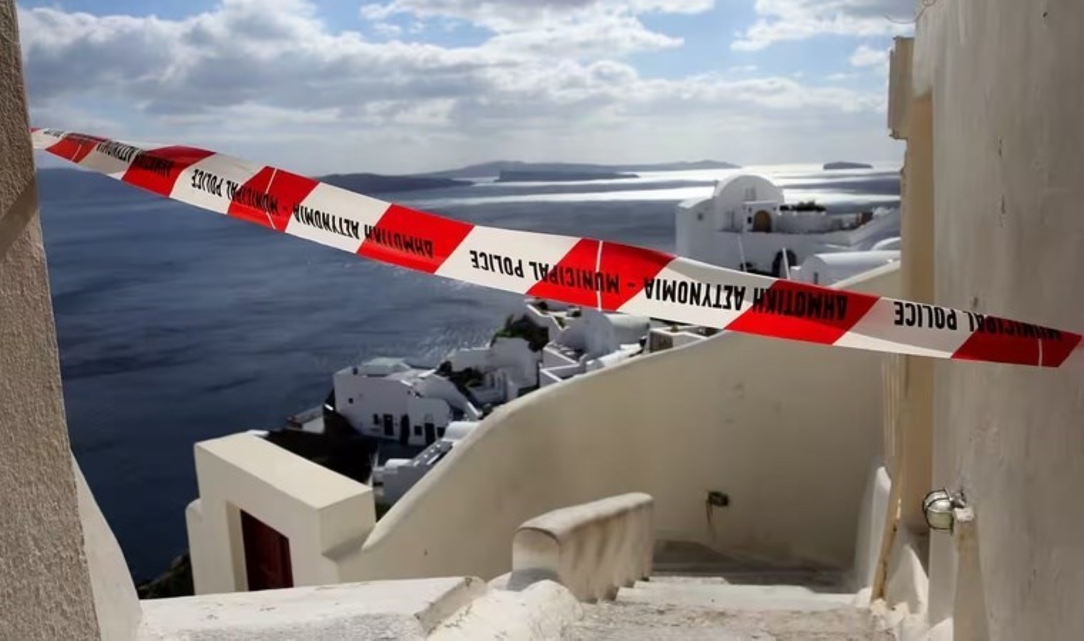 Santorini için acil durum planı: Yunanistan ordusu harekete geçti