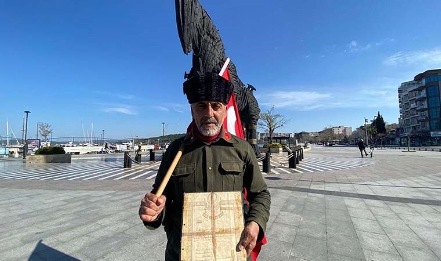 Şehitler için İstanbul’dan yola çıkan gazi torunu, Çanakkale’ye ulaştı