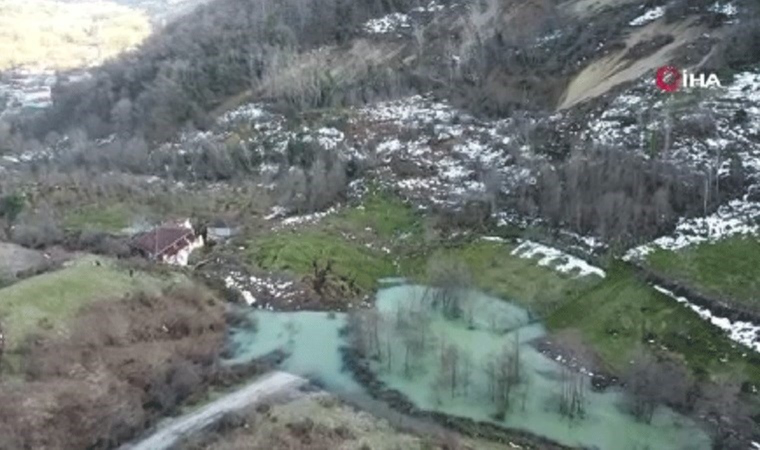 Sinop’ta heyelan… Devasa gölet oluştu!