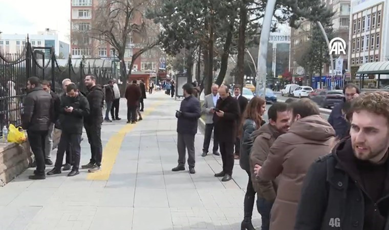Son dakika deprem… AFAD duyurdu: Ankara’da korkutan deprem! Yurttaşlar sokağa döküldü…