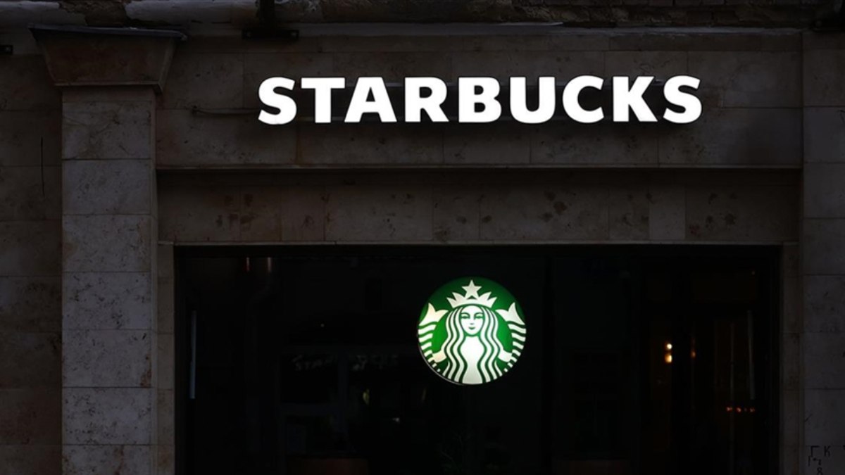 Starbucks’ın satışları, son çeyrekte de düşmeye devam etti