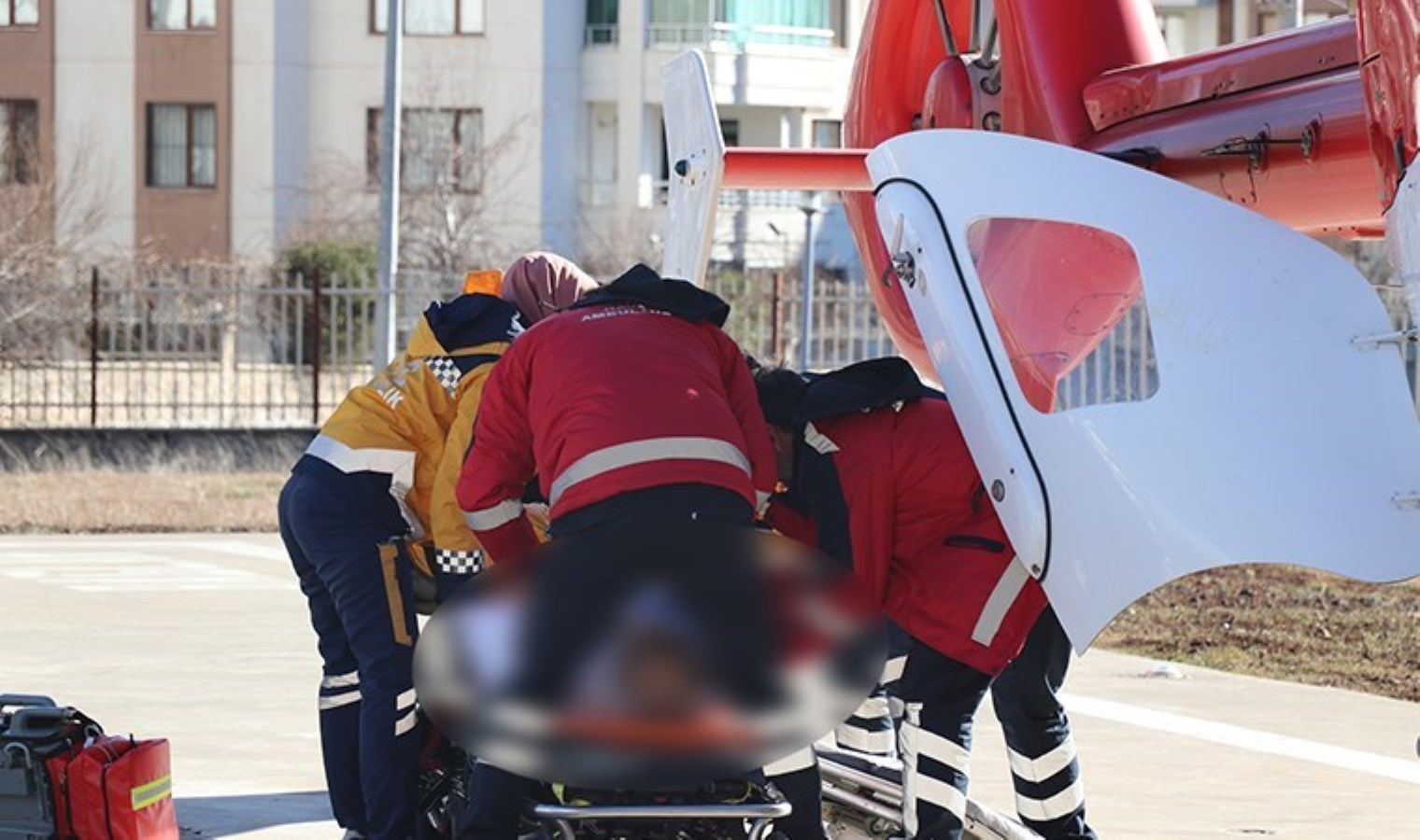 Taşlı, sopalı, silahlı arazi kavgası! Diyarbakır’da aileler birbirine girdi: 1’i ağır, 5 yaralı